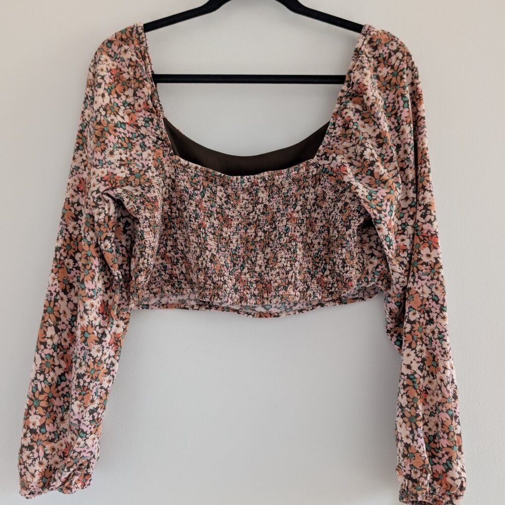 3/$30 retro style long sleeve bodice floral top - Picture 5 of 9
